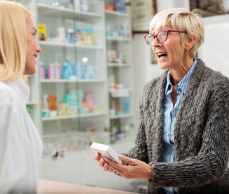 how to become a traveling pharmacy technician